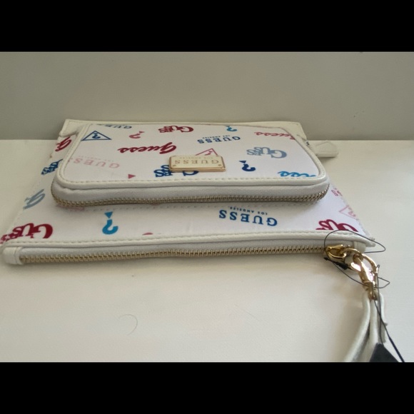 New GUESS Women’s White logo wristlet - Picture 4 of 6